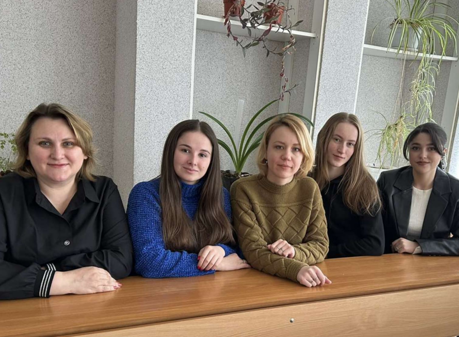 Магістри-полоністи разом із старшим методистом Заваринською Іриною Федорівною